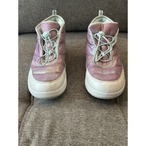 Lands End Girls size 4M Iridescent Snow Boots
